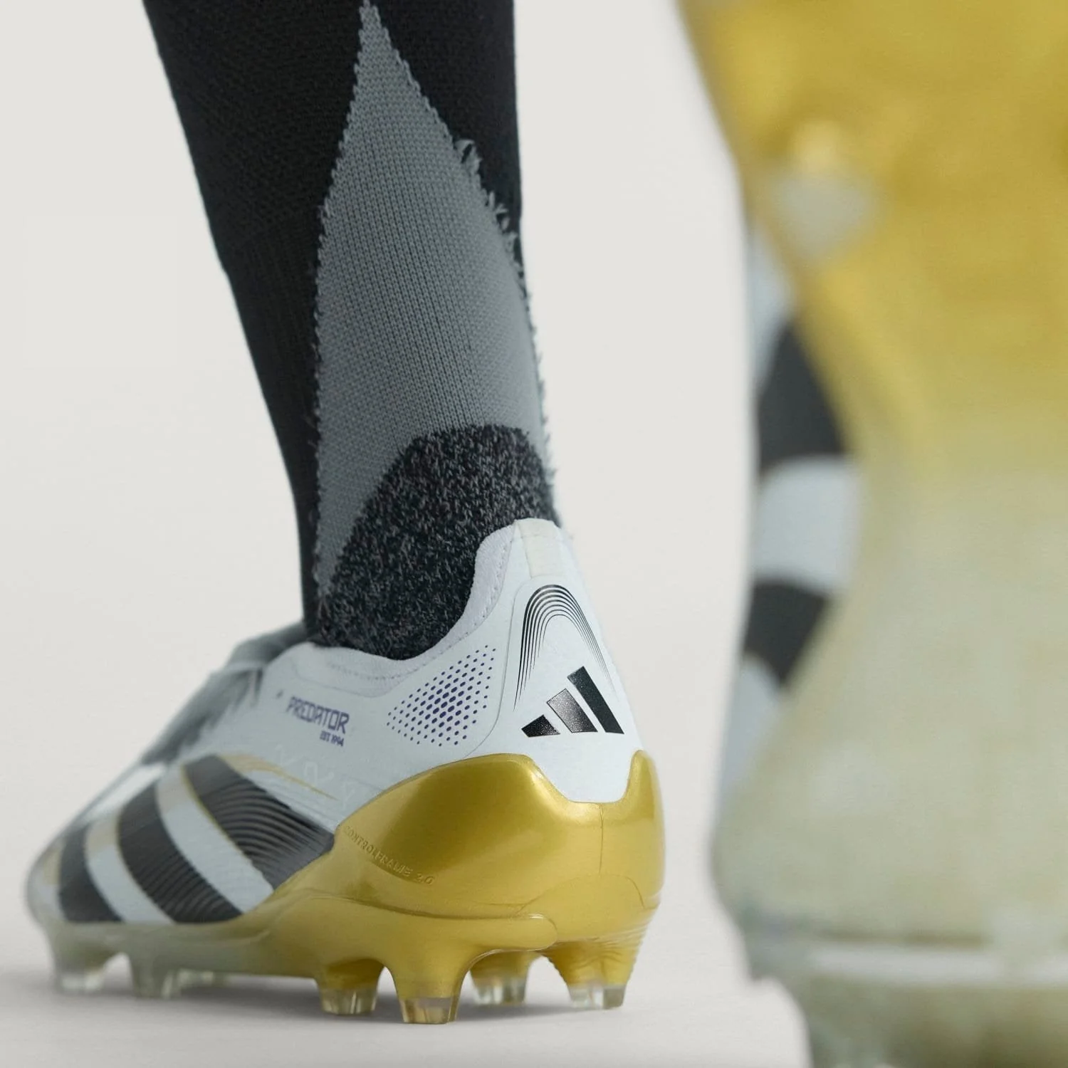 Botas de Fútbol adidas Predator Elite FT Doradas - Image 7