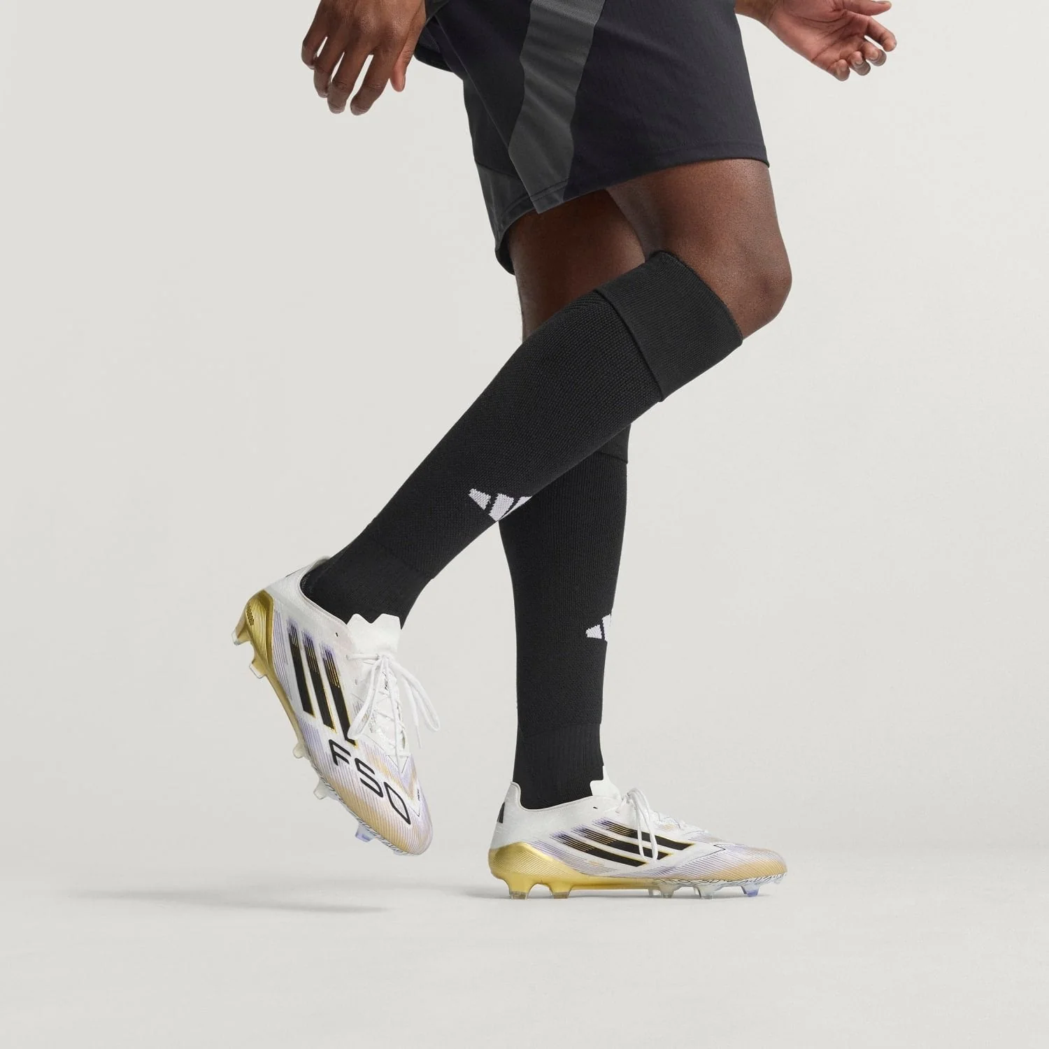 Botas de Fútbol adidas F50 Elite Doradas - Image 10