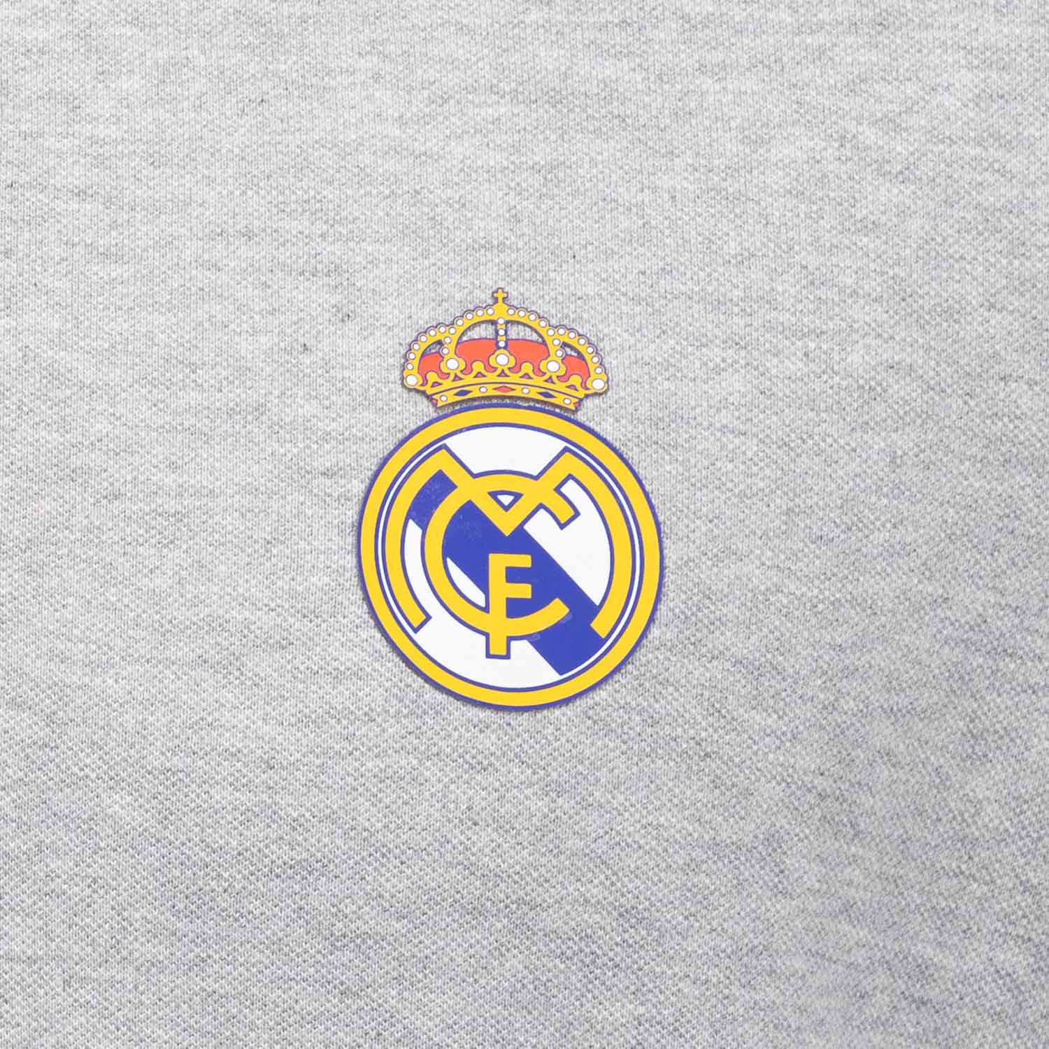 Polo Gris Hombre ECO Essentials Real Madrid Escudo Color - Image 3