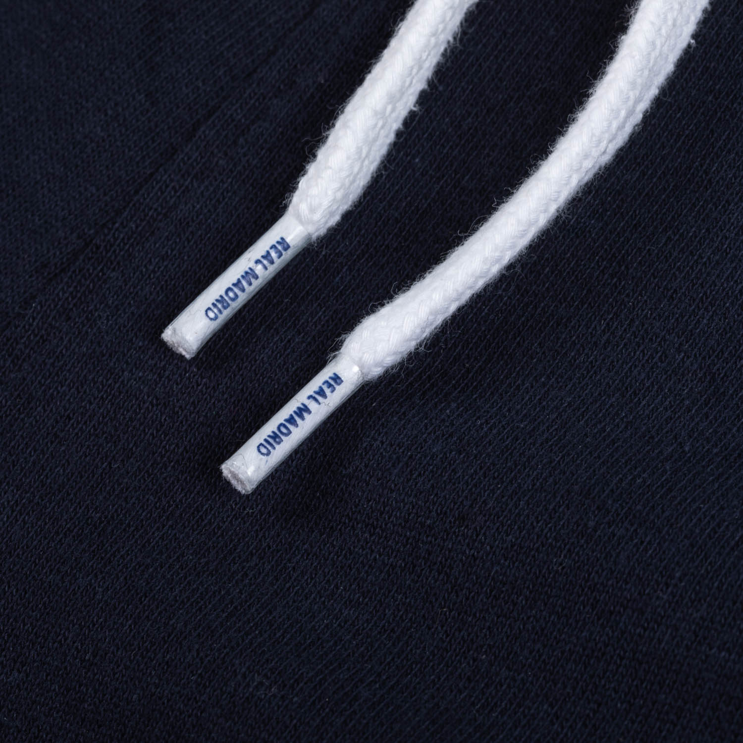 Pantalón Azul Marino Hombre Escudo Color Essentials - Image 5