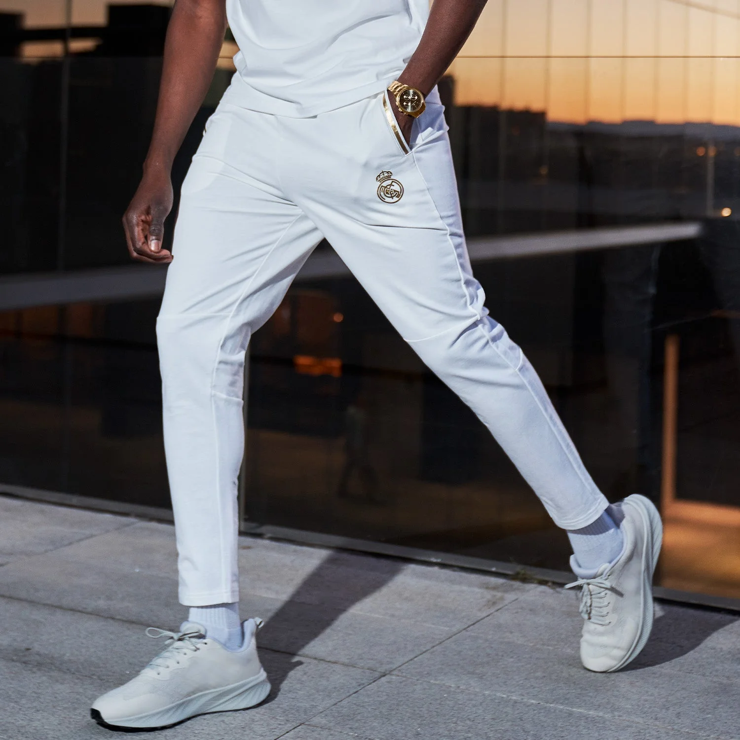 Pantalón Hombre White & Gold - Image 4