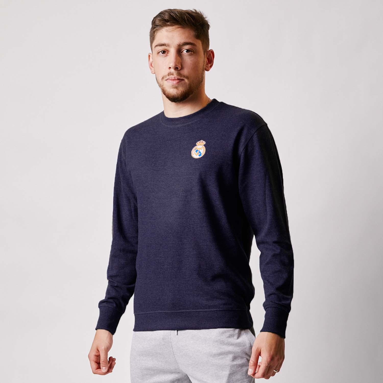 Sudadera Azul Marino Hombre Escudo Color Essentials - Image 2