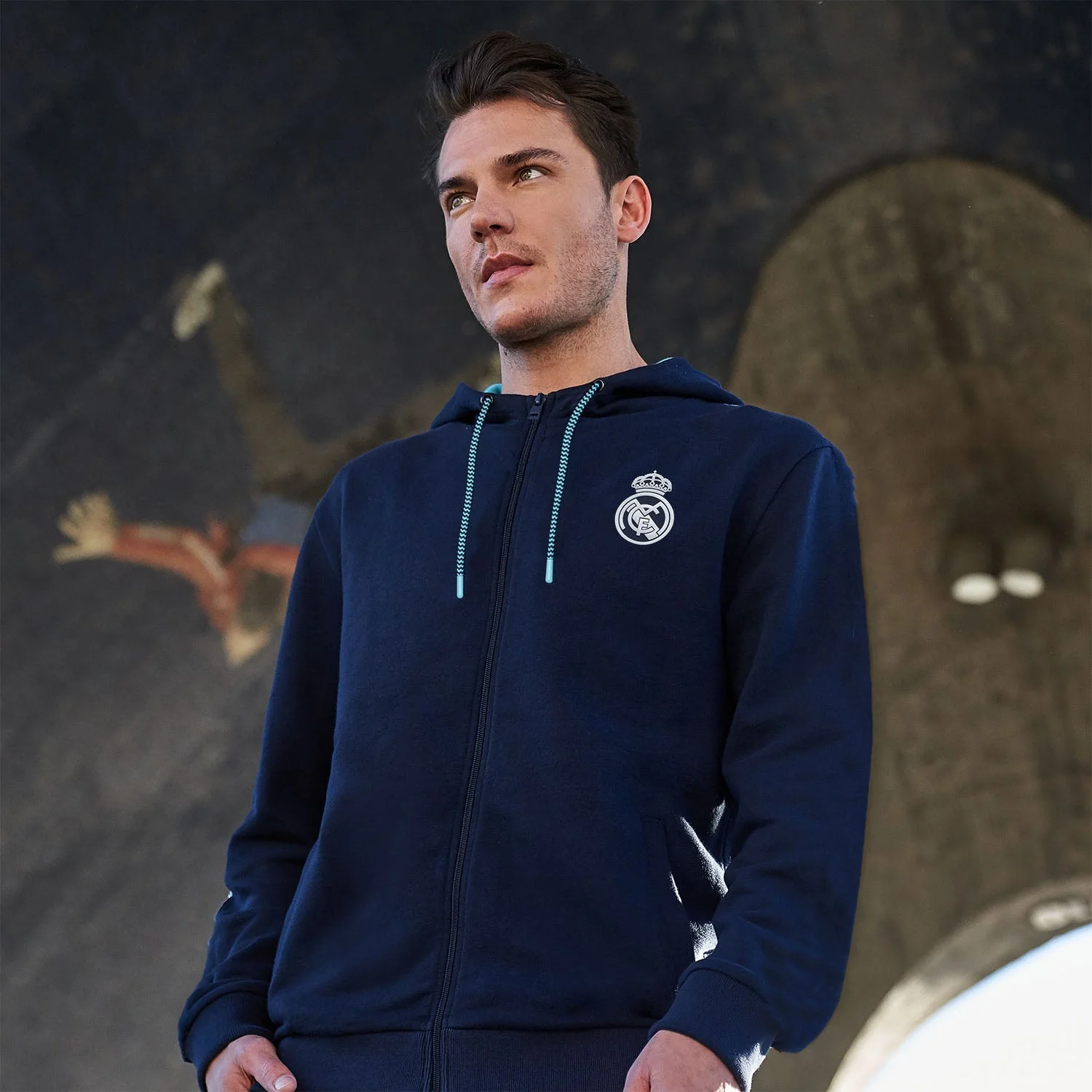 Bernabéu Neon Lights Sudadera Hombre Capucha Cremallera Azul - Image 5