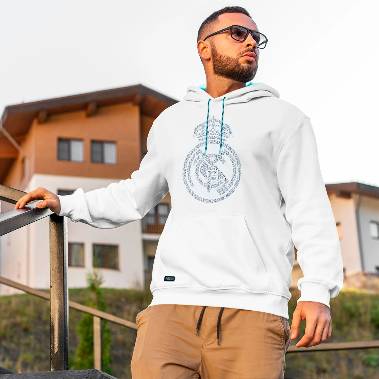 Bernabéu Neon Lights Sudadera Capucha Estampado Escudo Blanco - Image 4