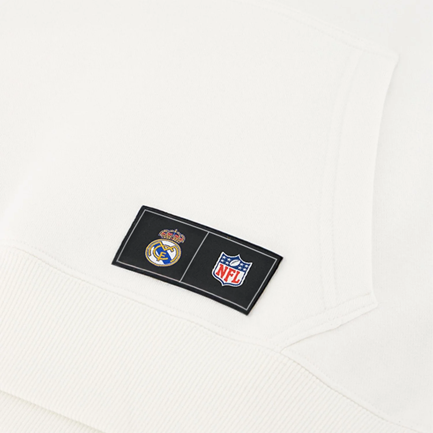 Sudadera Capucha Hombre Real Madrid x NFL Blanca - Image 4