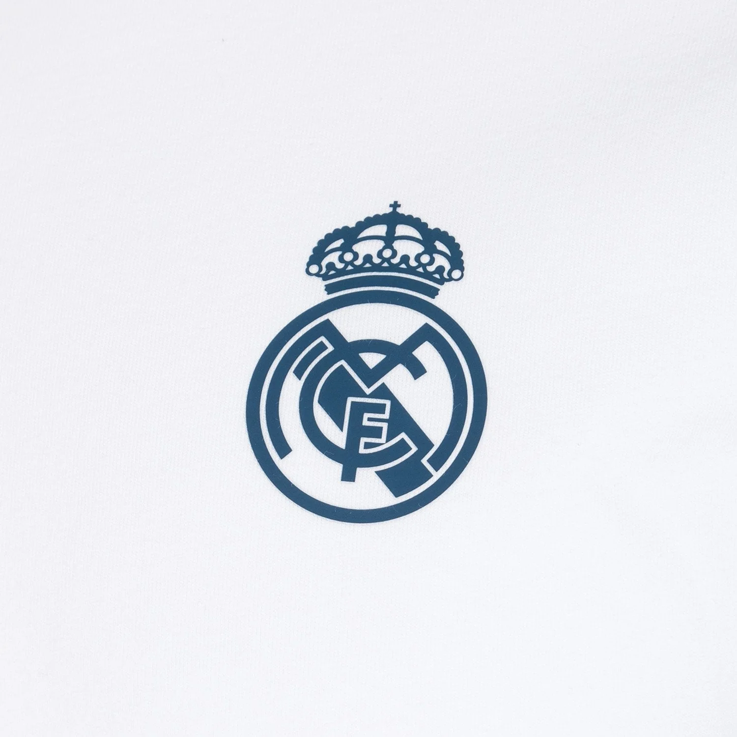 Camiseta Blanca Hombre Escudo Monocolor Essentials - Image 2