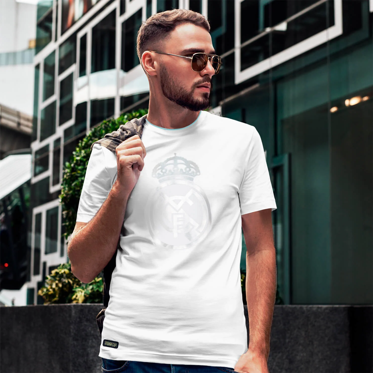 Bernabéu Neon Lights Camiseta Hombre Estampado Reflectante Blanco - Image 2