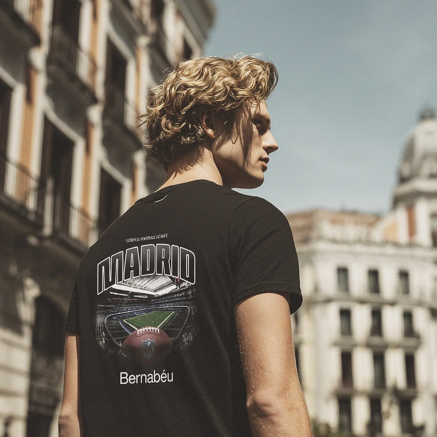Camiseta Hombre Bernabéu x NFL Campo De Fútbol Negra - Image 3